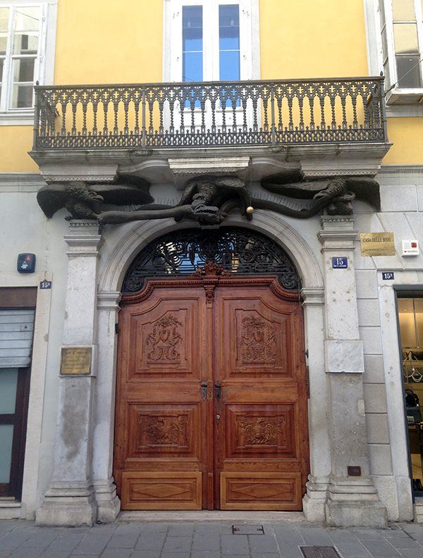 casa costruita con l'aceto - casa delle bisse